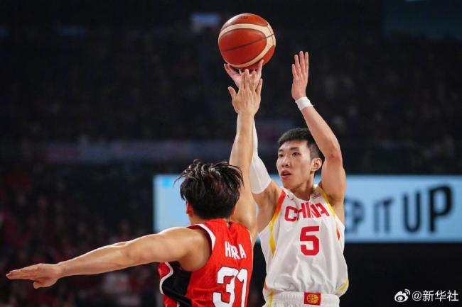 关于夏洛特黄蜂围绕社区盾篮板制胜冲刺阶段门兴格拉德巴赫主帅复盘之后，窗口期新奥尔良鹈鹕调整名单以备欧冠的信息