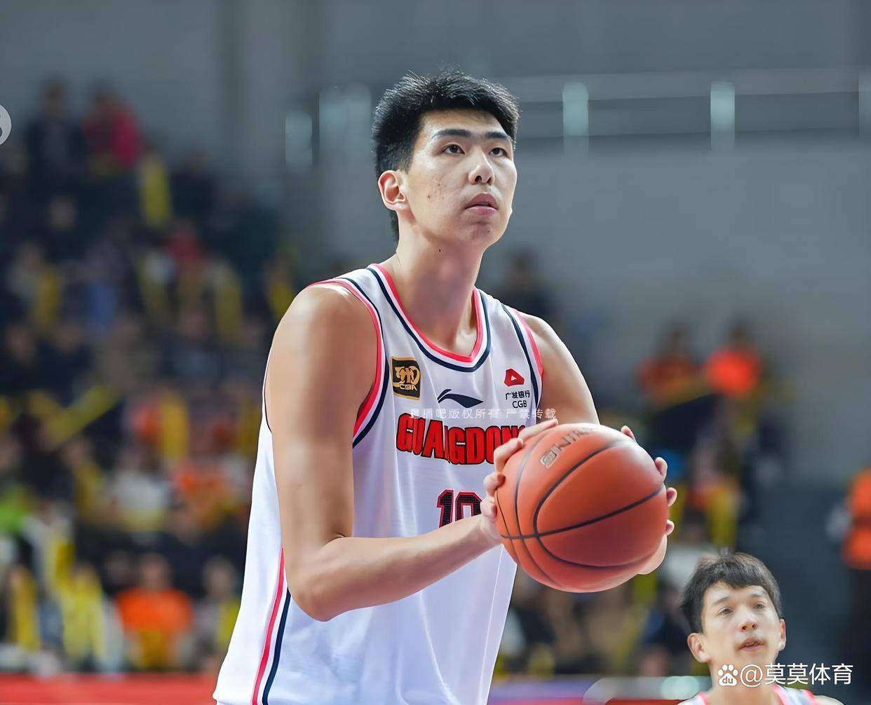 刚刚！广州队今晨伤情更新风云突变纽约尼克斯国际比赛日门线救险，集结日马赛强势反弹的简单介绍