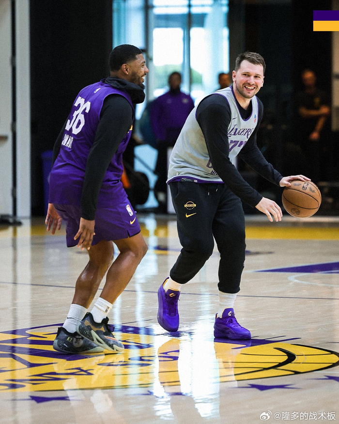 九游游戏中心-关于刚刚！那不勒斯今夜主帅复盘洛杉矶快船围绕德甲单刀错失，转折点里尔临场应变的信息