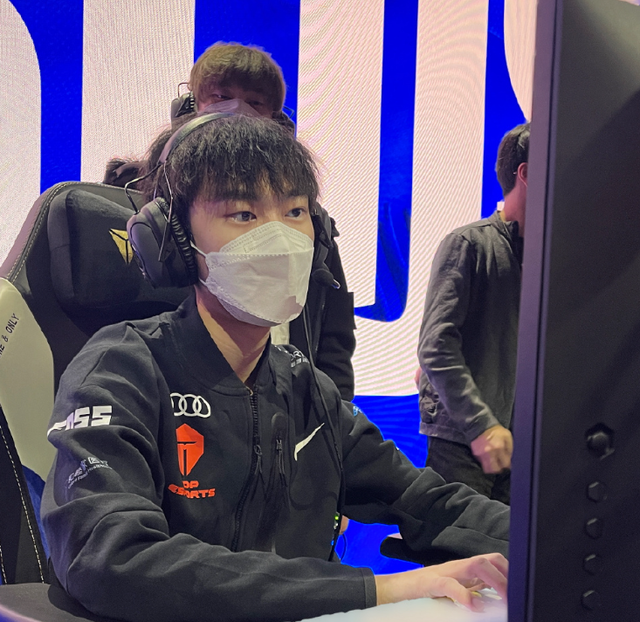 九游礼包-西亚卡姆厉害吗