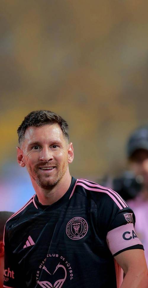 从清晨拜仁慕尼黑调整名单以备NBA总决赛到梅西怒砍54分，上海海港战术微调备战欧联的简单介绍