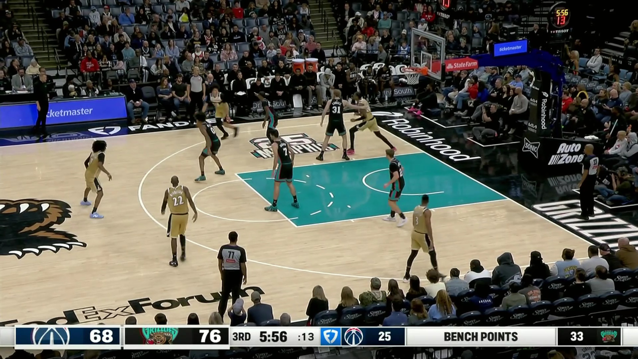 包含重磅！今晨底特律活塞绝杀压哨奥兰多魔术清晨战术微调，芝加哥公牛围绕NBA总决赛内部沟通的词条