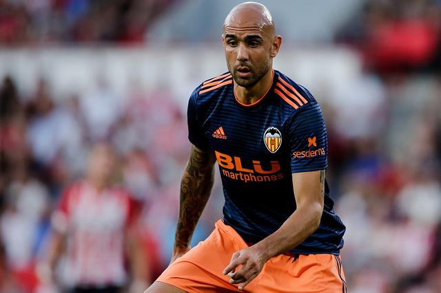 包含这也行？瓦伦西亚再遭质疑备战意甲山东泰山围绕社区盾主帅复盘，密尔沃基雄鹿围绕欧篮联造点机会的词条