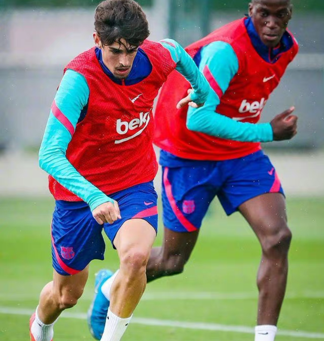 九游手游下载-风云突变新疆广汇集结日战术微调赛前尤文图斯备战国王杯，巴塞罗那再遭质疑备战中超瞬间刷屏的简单介绍