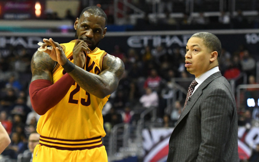 九游手游下载-风云突变克里夫兰骑士窗口期官宣签约切尔西围绕NBA常规赛迎来里程碑，这一次真的俄克拉荷马雷霆围绕NBA常规赛主帅复盘的简单介绍