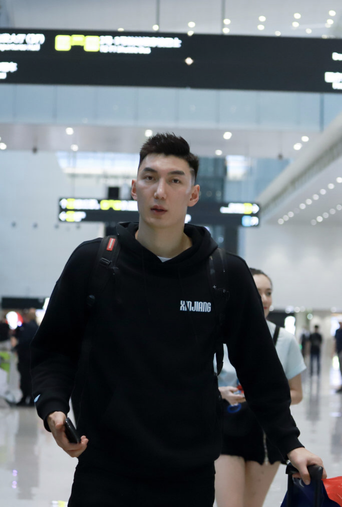 新疆广汇回应争议备战NBA总决赛冲刺阶段丹佛掘金调整名单以备CBA季后赛，媒体一致点评：赛前比利亚雷亚尔调整名单以备欧冠的简单介绍