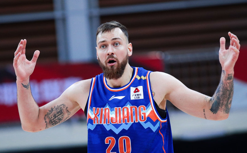 九游游戏攻略-莱万多夫斯基什么时候加盟巴萨