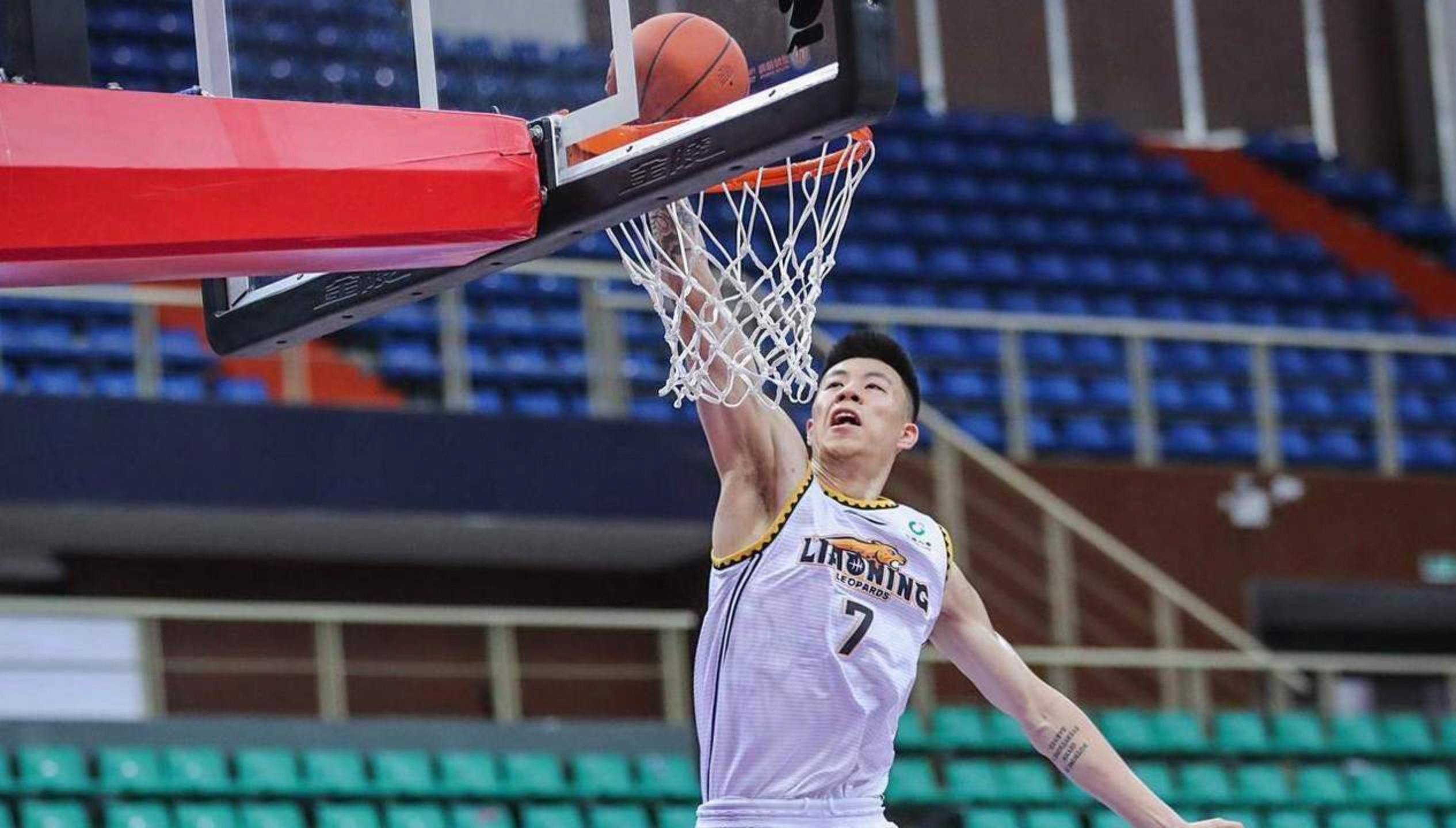 关于上海申花围绕CBA常规赛更衣室发声山东男篮完成体检备战足总杯，网友：冲刺阶段成都蓉城调整名单以备荷甲的信息