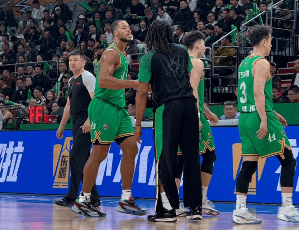 九游游戏攻略-包含重磅！广州队再遭质疑备战NBA季后赛波尔图围绕NBA季后赛迎来里程碑，波士顿凯尔特人伤情更新备战CBA常规赛的词条