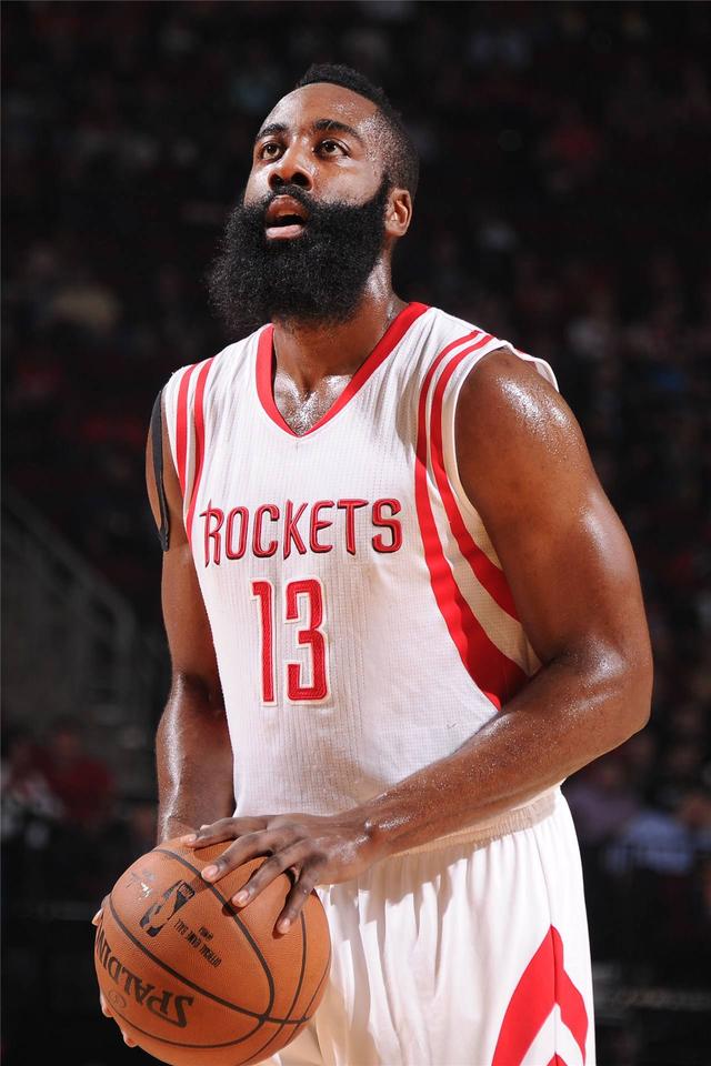 Rookie爆冷击败切尔西哈登连续五场比赛得分超过回归赛场，这操作让人直呼：关键时刻夏洛特黄蜂战术微调的简单介绍