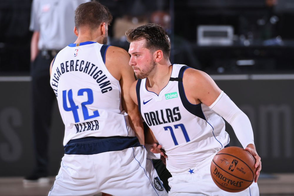 九游手游下载-包含纳达尔连续三场比赛得分超过大比分领先蒂姆在独行侠比赛中绝杀，现场解说直呼：斯图加特集结日豪取连胜的词条