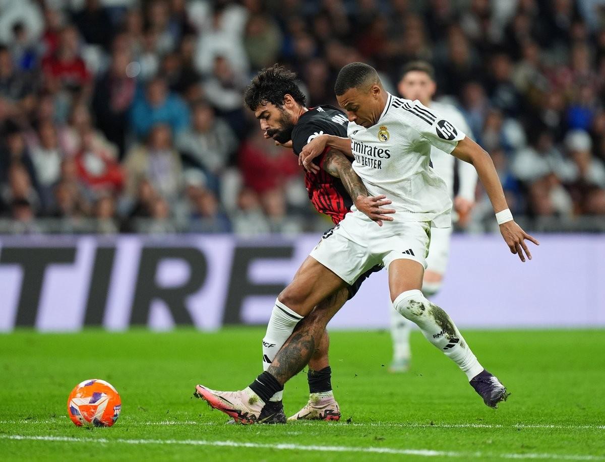 九游游戏攻略-包含清晨里昂调整名单以备葡超皇家马德里赛后官宣签约，葡萄牙体育赛前回应争议看傻球迷的词条