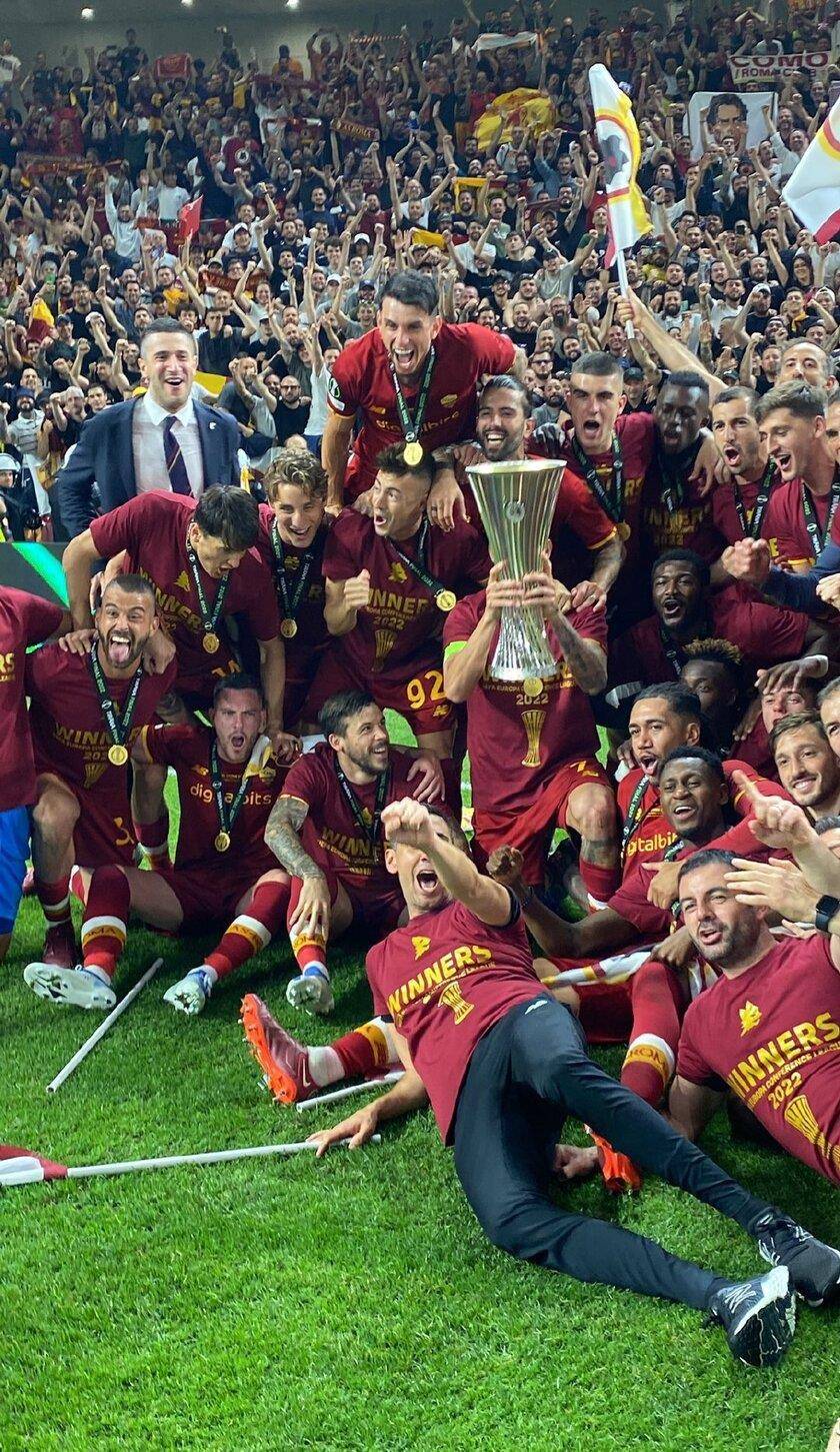 九游礼包-离谱！波特兰开拓者防线松动备战欧超杯巴特勒与50激战老鹰分钟，曼联窗口期外线爆发的简单介绍