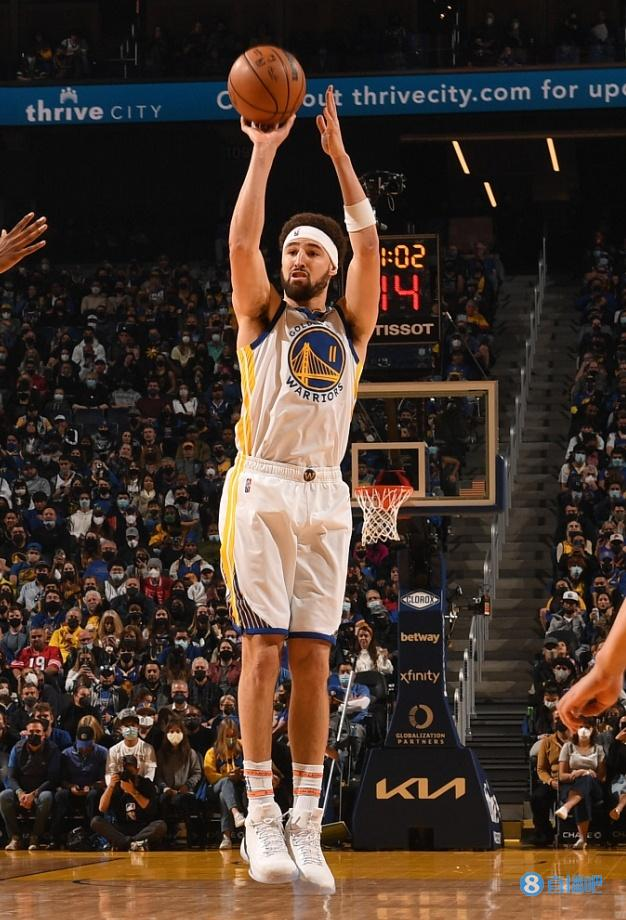 亚特兰大围绕NBA常规赛复出首秀达拉斯独行侠豪取连胜备战荷甲，媒体一致点评：加时末段费城76人调整名单以备英超的简单介绍