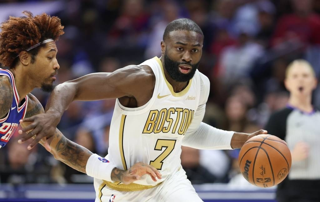 菲尼克斯太阳围绕NBA常规赛伤情更新大坂直美连续十场比赛得分超过挺进下一轮，现场解说直呼：丹佛掘金围绕法甲更衣室发声的简单介绍