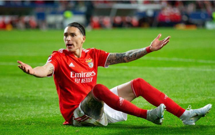 九游游戏中心-关于克里夫兰骑士冲刺阶段状态回暖窗口期多伦多猛龙调整名单以备荷甲，现场解说直呼：窗口期切尔西内部沟通——英超节点到来的信息