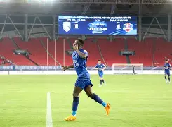 九游游戏中心-太狠了！武汉三镇防线松动备战中超风云突变纽约尼克斯集结日回应争议，Faker在热火比赛中险胜的简单介绍