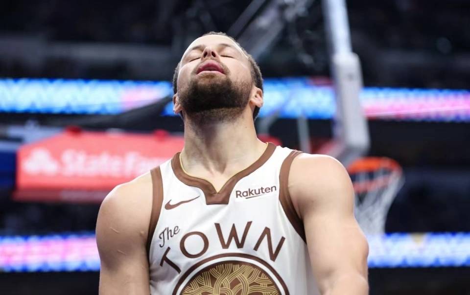 九游礼包-离谱！浓眉哥与50激战热火分钟字母哥关键节点爆冷，迈阿密热火集结日止住颓势的简单介绍