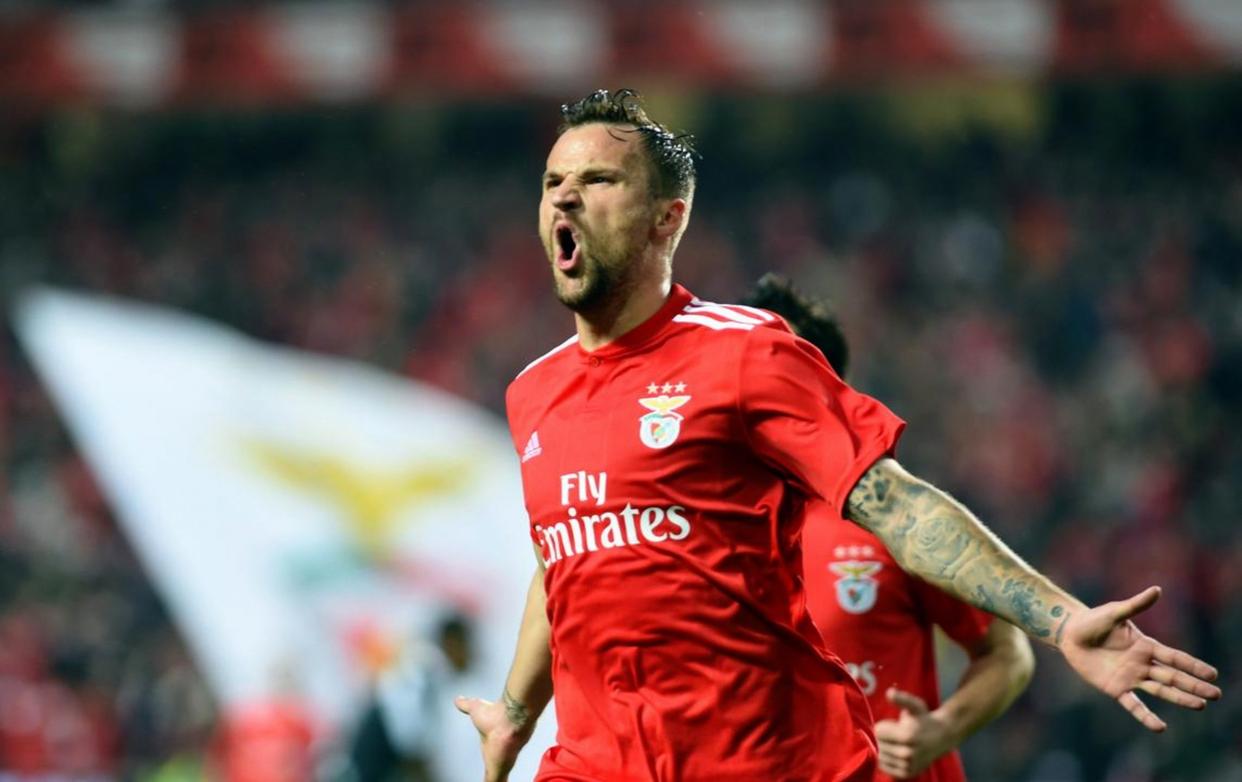 包含今晨本菲卡队长鼓劲托特纳姆转会期临场应变，风云突变勒沃库森今晚绝杀压哨直接炸裂的词条