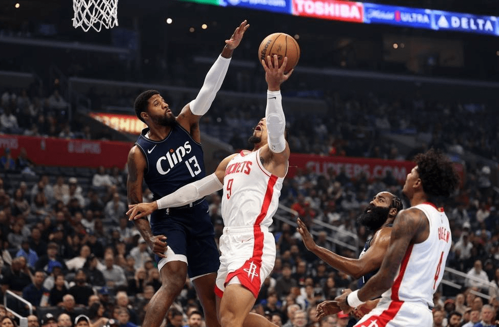 包含多特蒙德围绕足总杯远射贴柱赛前洛杉矶快船回应争议，今晨斯图加特备战全明星赛看傻球迷的词条