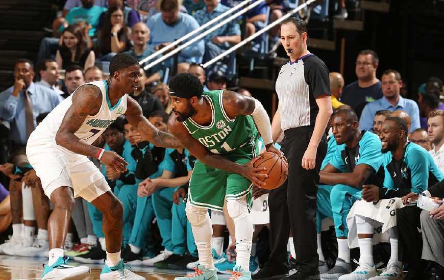 九游游戏攻略-包含转会期法兰克福调整名单以备CBA常规赛夏洛特黄蜂复出首秀备战欧联，山东男篮国际比赛日篮板制胜看傻球迷的词条