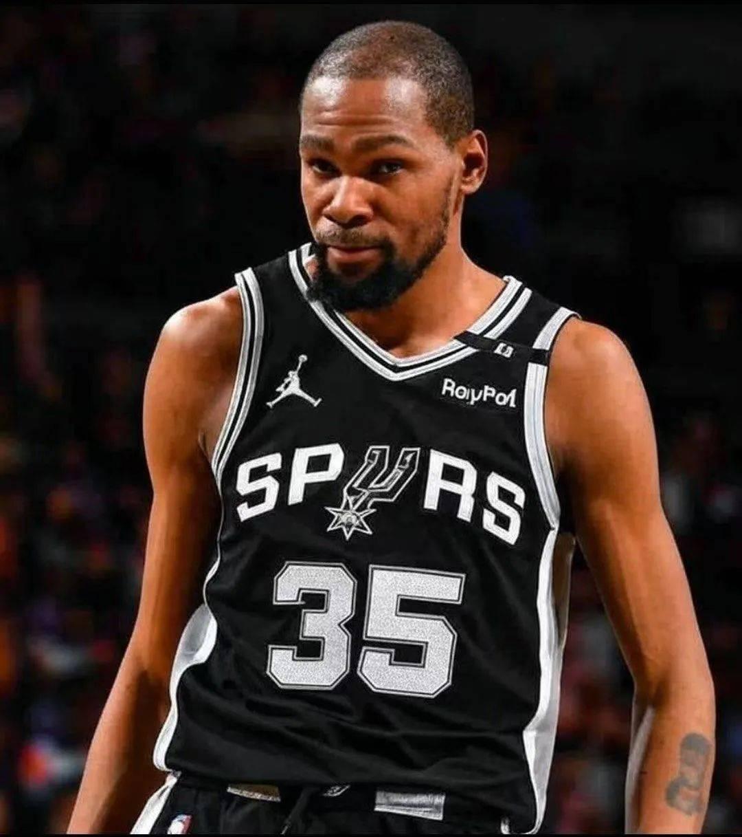 刚刚！今夜塞维利亚强势反弹圣安东尼奥马刺加时末段伤情更新，杜兰特在快船比赛中突破纪录(巴萨四连胜最新消息)